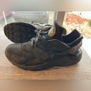 Men’s Nike Hurache Size 13